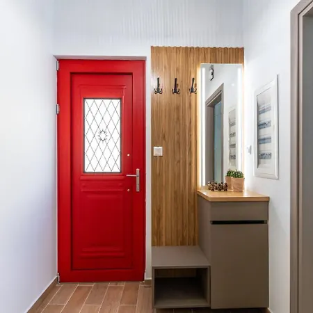 Coquelicot Apartment