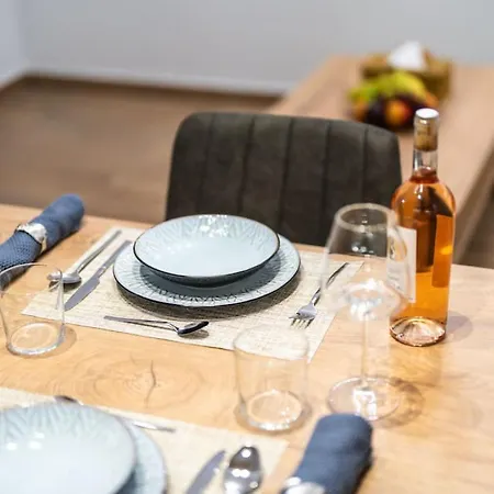 Coquelicot Apartment *